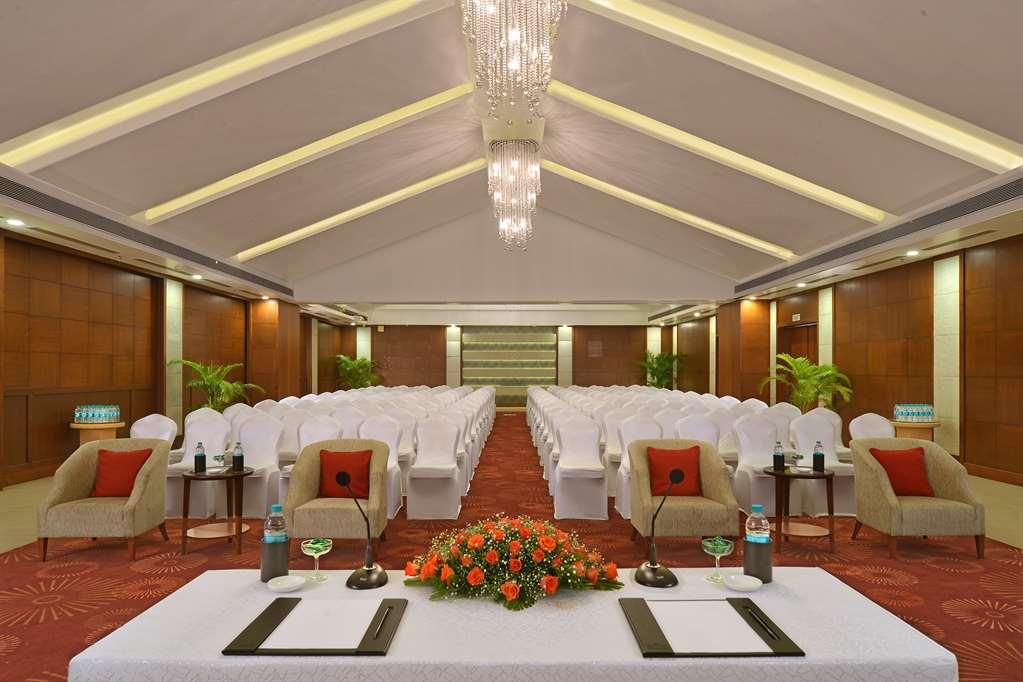 Country Inn & Suites By Radisson, Goa Кандолим Удобства фото
