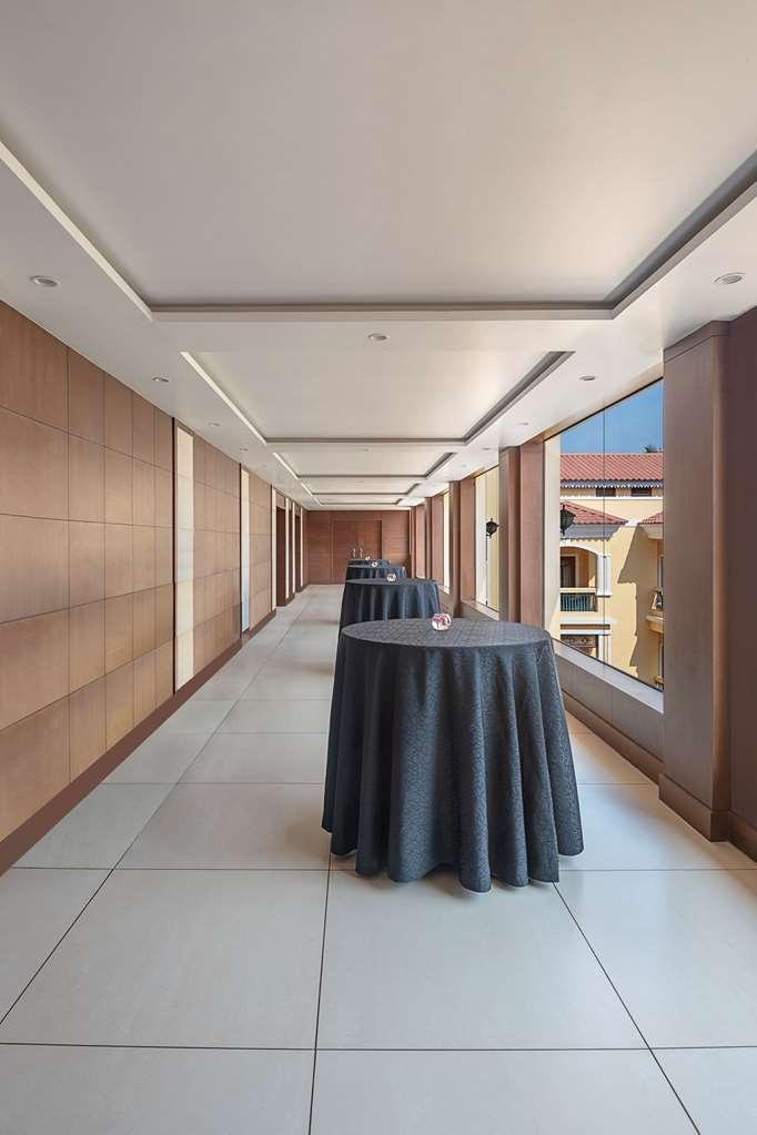 Country Inn & Suites By Radisson, Goa Кандолим Удобства фото